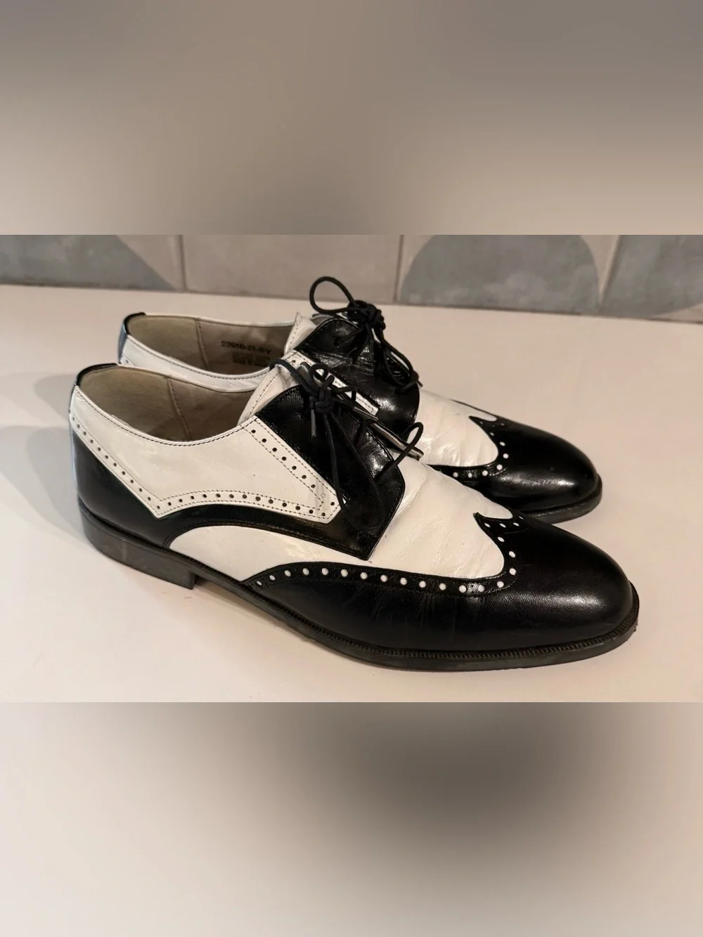 Stacy Adam's black & white wingtip oxford dress shoes- men's 9.5